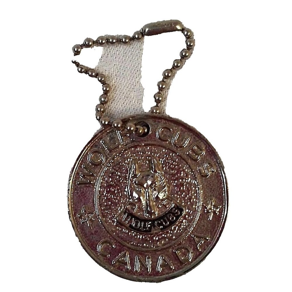 Boy Scouts Challenge Coin Wolf Cubs Canada 70s Keychain Good Deeds Charm Vintage